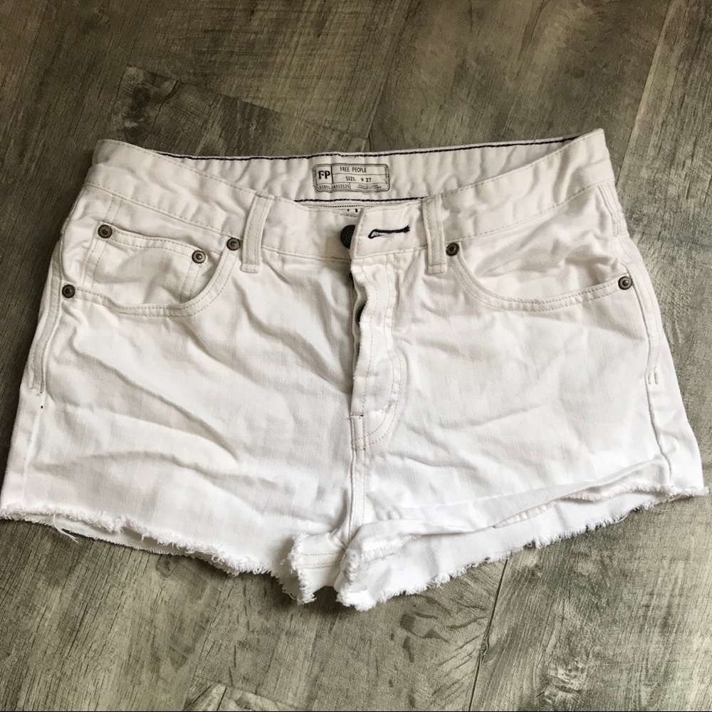 FREE PEOPLE high waist raw hem white denim shorts